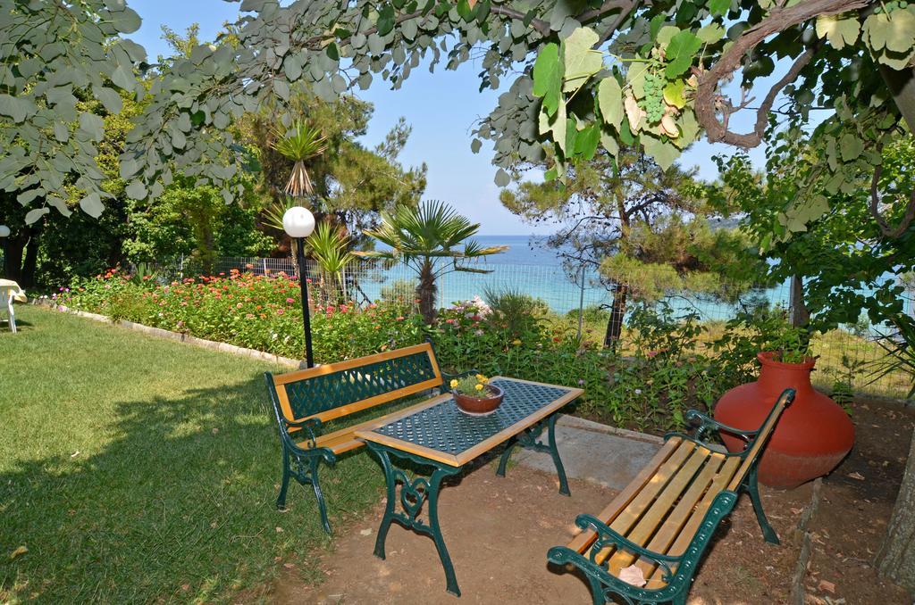 Pension Giannis Αdults Only Koinira Luaran gambar