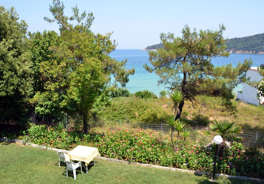Pension Giannis Αdults Only Koinira Luaran gambar