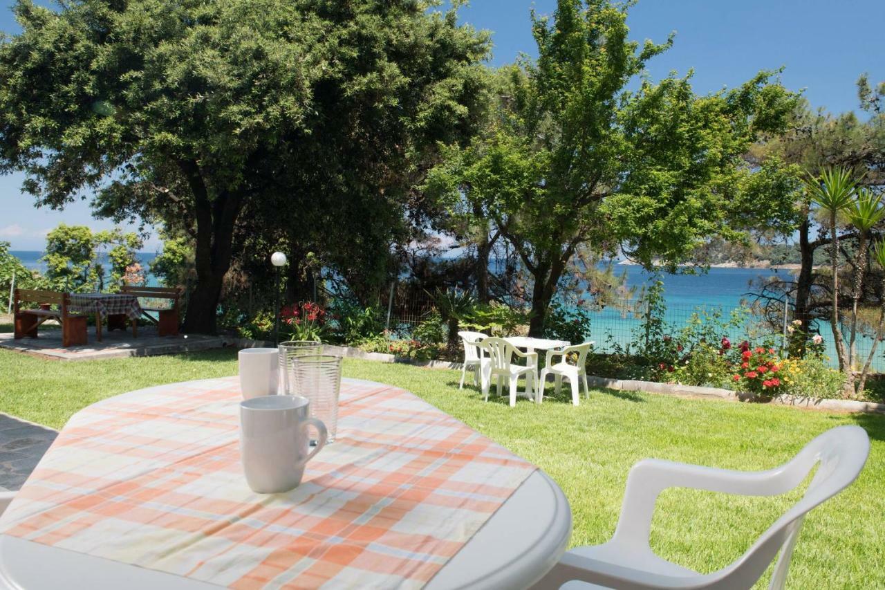 Pension Giannis Αdults Only Koinira Luaran gambar