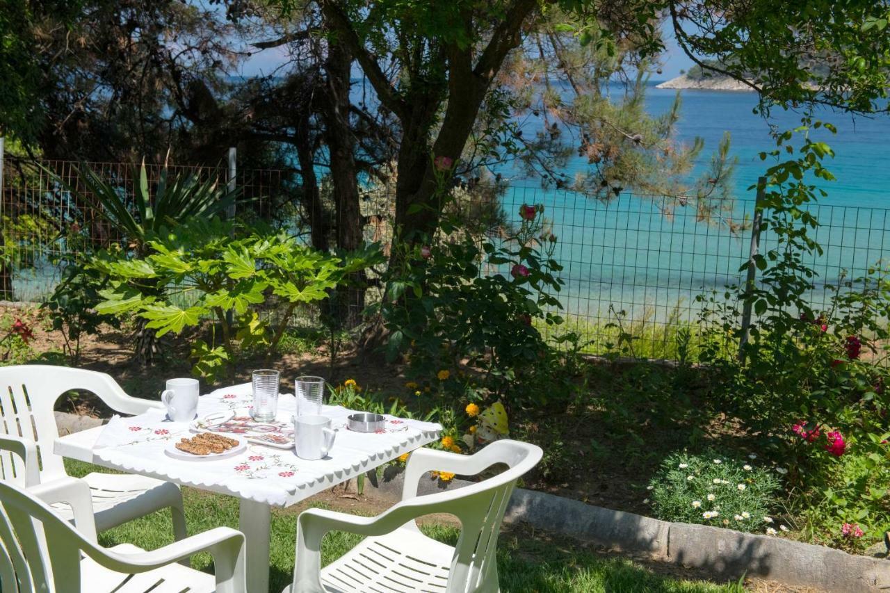 Pension Giannis Αdults Only Koinira Luaran gambar