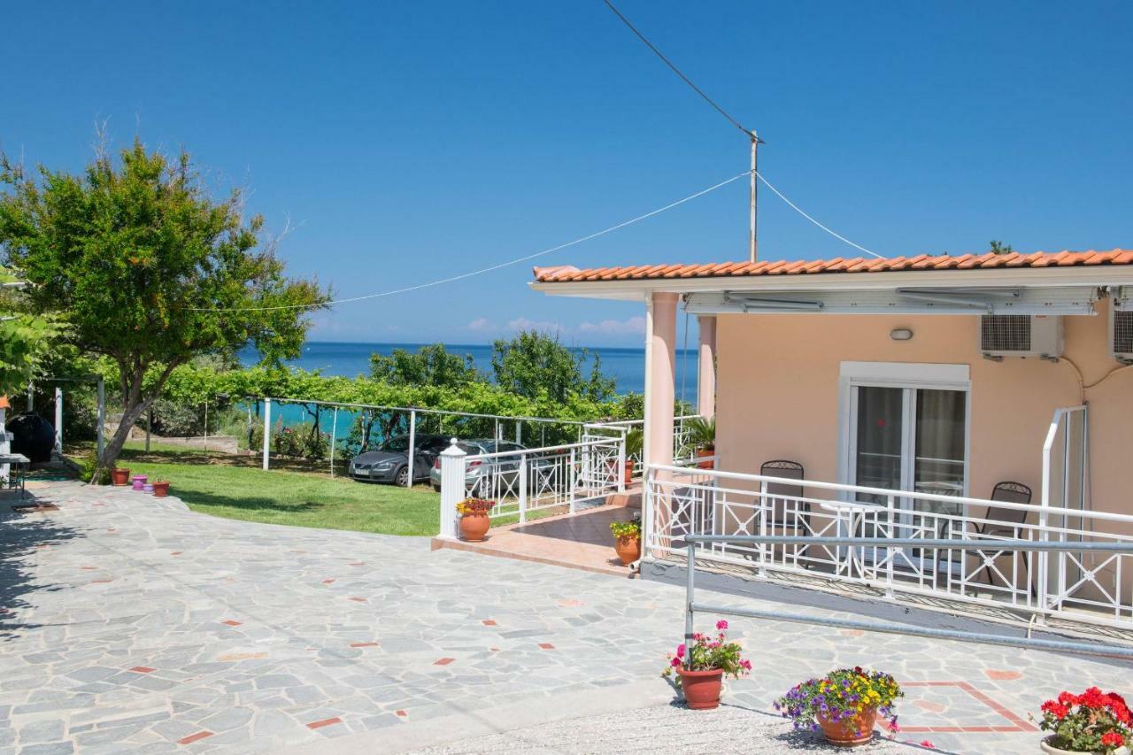 Pension Giannis Αdults Only Koinira Luaran gambar